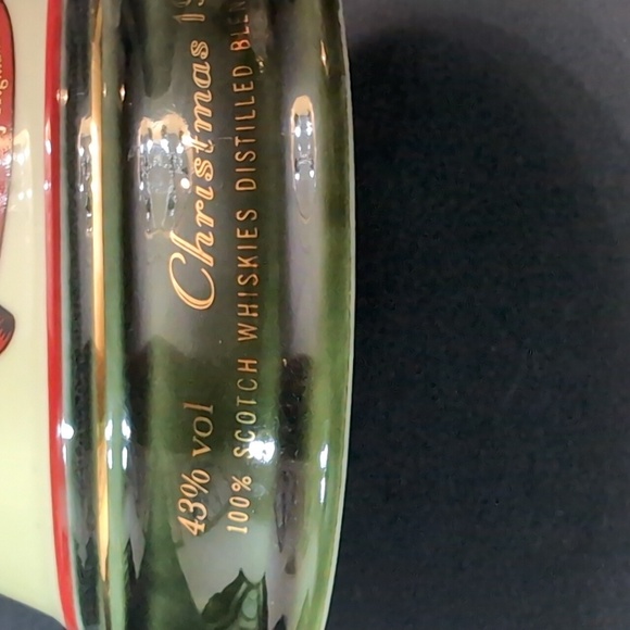 VGT 95  Bells Old Scotch Whisky Bottle Porcelain. - Picture 6 of 13